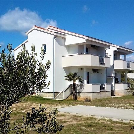 Apartment Anzotika Нин Экстерьер фото