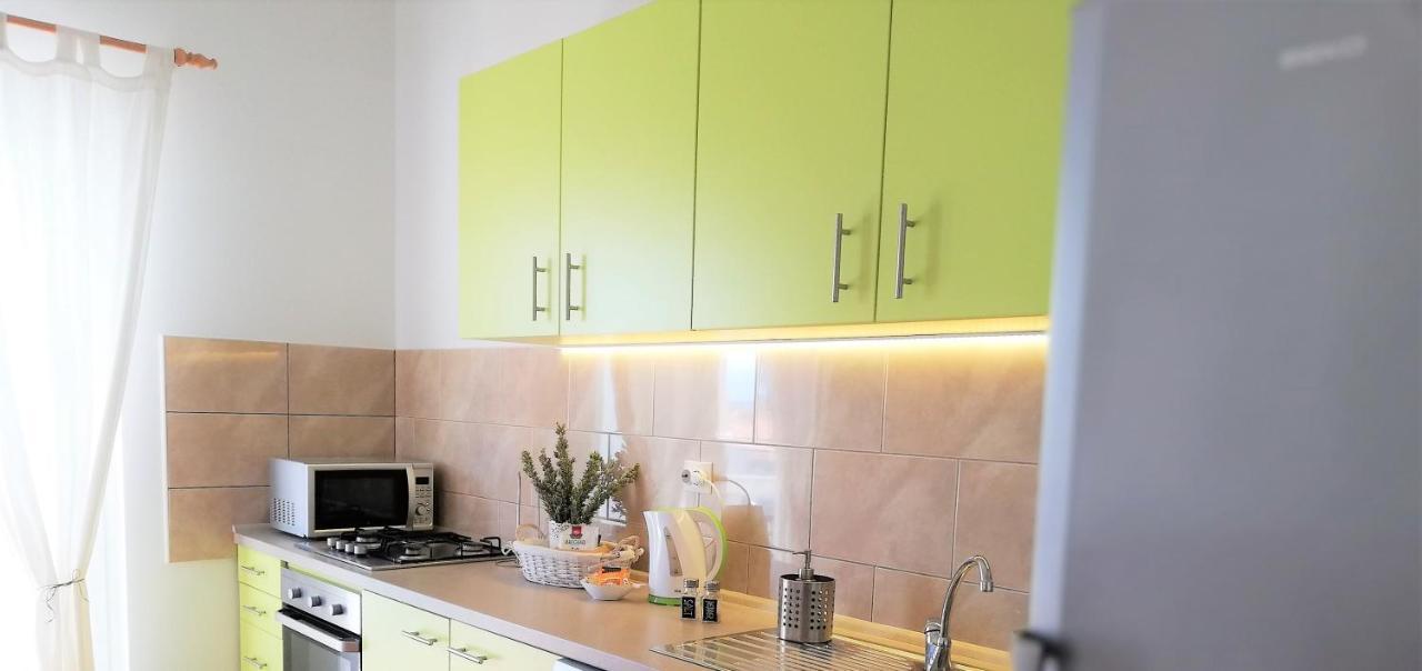 Apartment Anzotika Нин Экстерьер фото