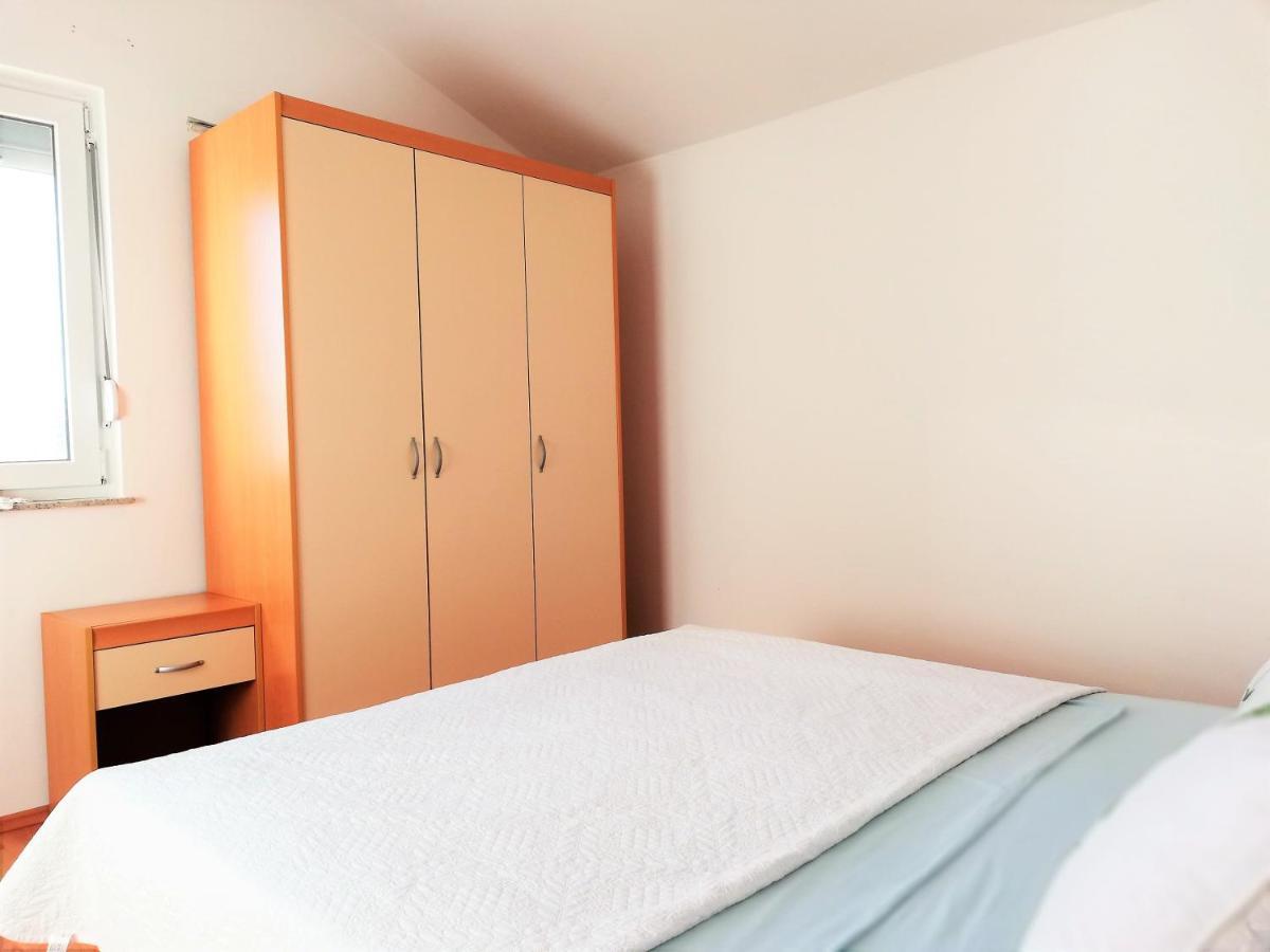 Apartment Anzotika Нин Экстерьер фото